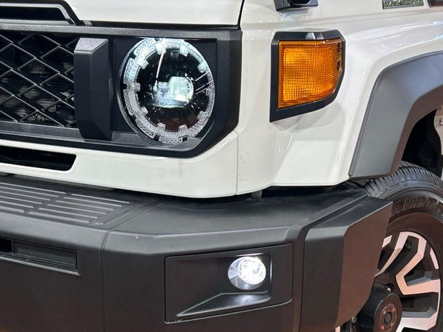 �yLED�w�b�h���C�g�z���V����ԑ��s�����ǍD�Ȏ��E���m�ۂ����S���ĉ^�]�ł��鍂�P�xLED�w�b�h���C�g�𑕔�!�_�����x�������A����d�͂��}�����Ă��܂��B