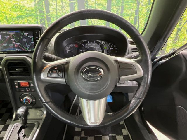 �y�����v�����X�e�A�����O�z�㎿�Ȋv���g�p���邱�ƂŁA��ɂ����������݂ƂĂ��^�]���₷���n���h���ł���