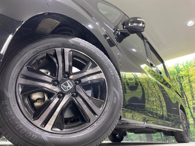 �y����16�C���`�A���~�z�C�[���z�O�ςɃ}�b�`���������A���~�z�C�[���𑕒����Ă���܂��B�e��ЊO�A���~�z�C�[����A�X�^�b�h���X�^�C�����戵�����Ă���܂��B���񂲑��k����������