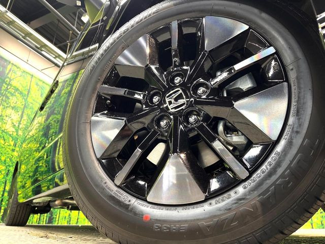 �y����16�C���`�A���~�z�C�[���z�O�ςɃ}�b�`���������A���~�z�C�[���𑕒����Ă���܂��B�e��ЊO�A���~�z�C�[����A�X�^�b�h���X�^�C�����戵�����Ă���܂��B���񂲑��k����������