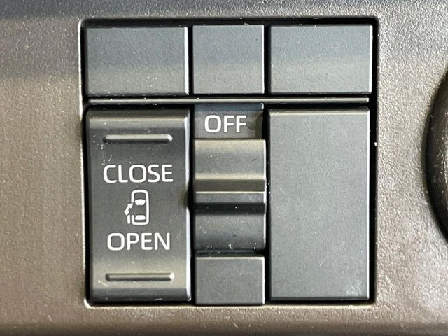 �y�p���[�X���C�h�h�A�z�X�}�[�g�L�[��^�]�Ȃ̃X�C�b�`�ŃX���C�h�h�A�̊J���\���d��������͂����ăh�A���J����K�v�������A���������q�l�ł��A�d���ו��������Ă��鎞�����N�ɊJ���߂ł��܂���