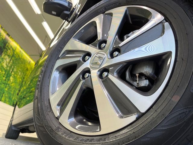 �y����15�C���`�A���~�z�C�[���z�O�ςɃ}�b�`���������A���~�z�C�[���𑕒����Ă���܂��B�e��ЊO�A���~�z�C�[����A�X�^�b�h���X�^�C�����戵�����Ă���܂��B���񂲑��k����������