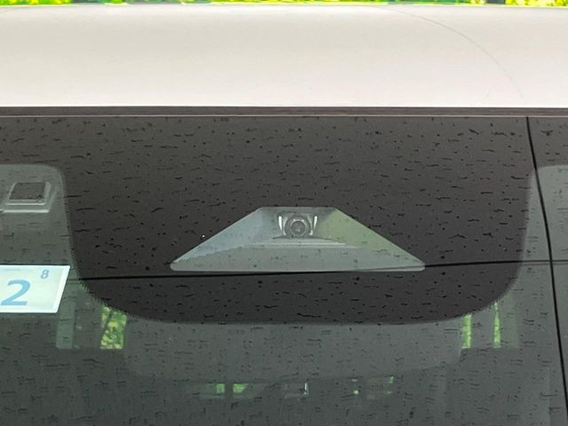 �y�z���_�Z���V���O�z���s���ɑO���̎ԗ�����F�����A�Փ˂������Ȏ��͌x��ƃu���[�L�ŏՓˉ���Ɣ�Q�y�����A�V�X�g�B�����S�Ƀh���C�u�����y���݂��������܂��B