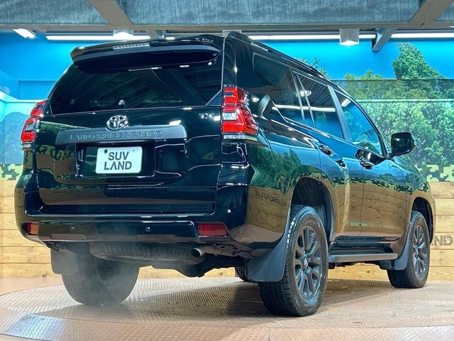 ☆全国のネクステージからお取り寄せが可能※!遠方の店舗に展示してあるクルマが気になる場合も、最寄りの店舗でご覧いただくことが可能です!是非私たちに要望をお聞かせください!※別途費用