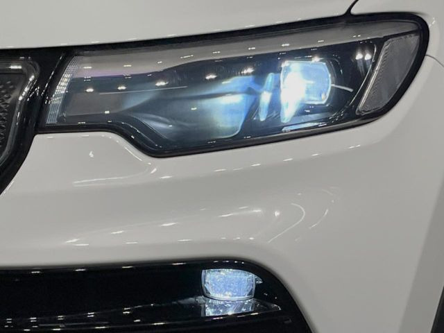 ��LED�w�b�h���C�g:��ԑ��s�����ǍD�Ȏ��E���m�ۂ����S���ĉ^�]�ł��鍂�P�xLED�w�b�h���C�g�𑕔�!�_�����x�������A����d�͂��}�����Ă��܂��B