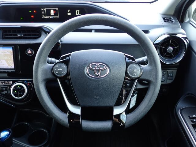 �I���b�N�X�F�蒆�ÎԂ͌��I�����㎿�Ȏ��q�݂̂����͂��v���܂��B�S�ԂɃv���̐E�l�ɂ��O�ꂵ�����O���̐��|�A�����グ�Ă���܂��B