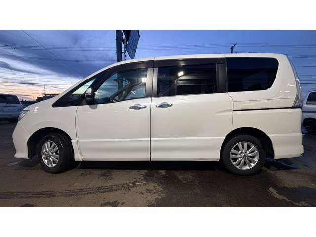 セレナ2.0 ハイウェイスター 4WD