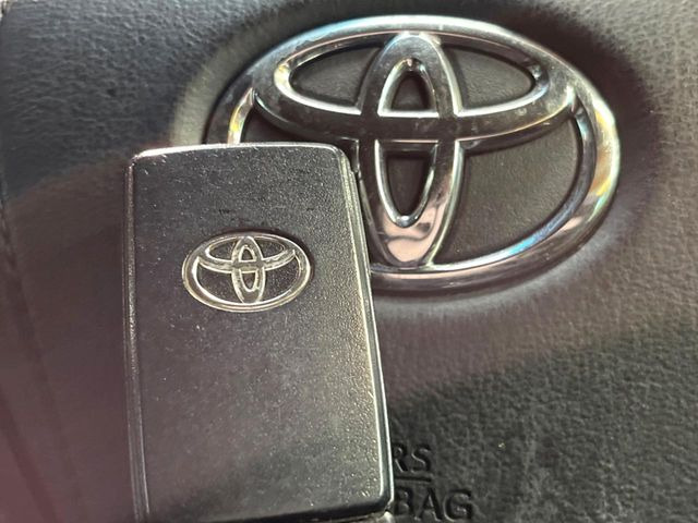 �y�X�}�[�g�L�[�z�J�o����|�P�b�g�ɓ��ꂽ�܂܂ł��h�A�̎{���E�������\�ȃX�}�[�g�L�[�𑕔��B�G���W���̃I���E�I�t�����J�M�����o���K�v����������Ƃ��Ă��֗��ł���