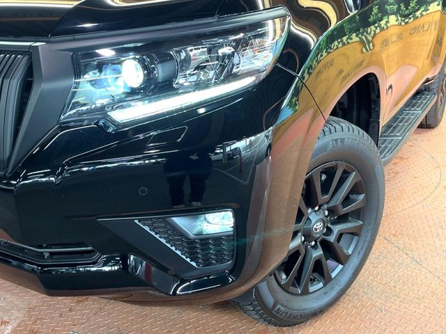 �yLED�w�b�h���C�g�z���V����ԑ��s�����ǍD�Ȏ��E���m�ۂ����S���ĉ^�]�ł��鍂�P�xLED�w�b�h���C�g�𑕔�!�_�����x�������A����d�͂��}�����Ă��܂��B