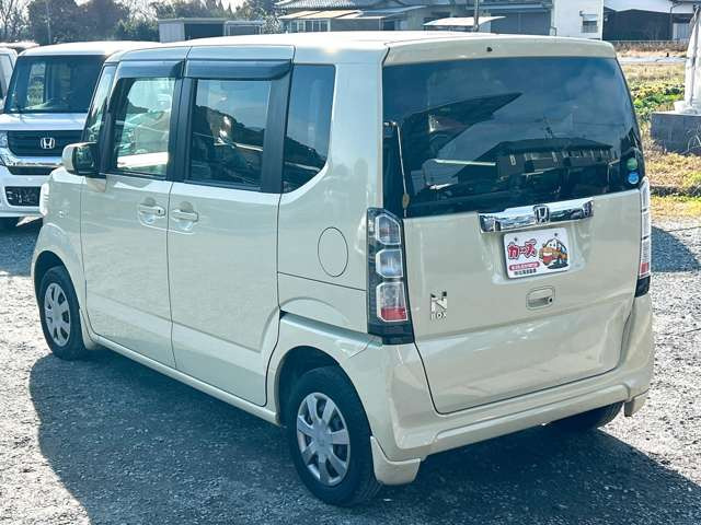 ���X�ł͌y�����Ԃ��畁�ʎԂ܂ŕ��L���I�[�����[�J�[�̎Ԏ�E�F�E�O���[�h��L�x�ɑ����Ă���܂��B