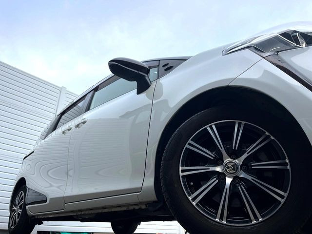 �y15�C���`�A���~�z�C�[���z�O�ςɃ}�b�`�����A���~�z�C�[���𑕒����Ă���܂��B�e��A���~�z�C�[����A�X�^�b�h���X�^�C�����戵�����Ă���܂��B���񂲑��k����������