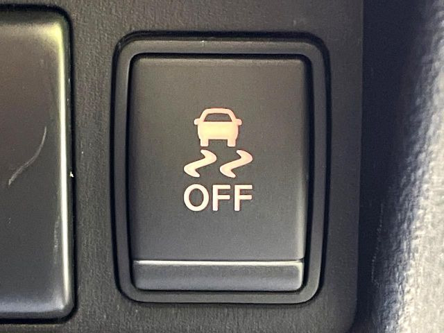 �y������h�~���u�z�ԗ��̉���������m����ƁA�����I�Ɏԗ��̐i�s������ۂ悤�Ɏԗ��𐧌䂵�܂��B�J�̓��ȂǊ���₷���H�ʏ󋵂ł����S�ȉ^�]���\�ł��B