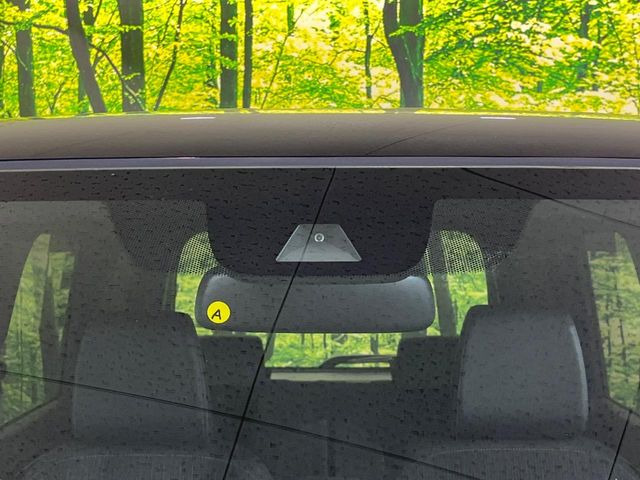 �y�z���_�Z���V���O�z���s���ɑO���̎ԗ�����F�����A�Փ˂������Ȏ��͌x��ƃu���[�L�ŏՓˉ���Ɣ�Q�y�����A�V�X�g�B�����S�Ƀh���C�u�����y���݂��������܂��B