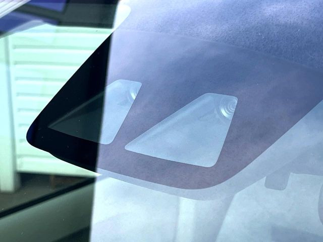 �y�g���^�Z�[�t�e�B�Z���X�z���s���ɑO���̎ԗ�����F�����A�Փ˂������Ȏ��͌x��ƃu���[�L�ŏՓˉ���Ɣ�Q�y�����A�V�X�g�B�����S�Ƀh���C�u�����y���݂��������܂��B