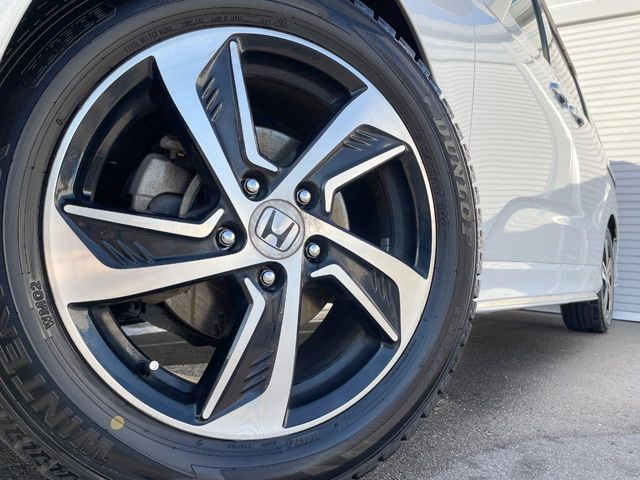 �y�����A���~�z�C�[���z�O�ςɃ}�b�`���������A���~�z�C�[���𑕒����Ă���܂��B�e��ЊO�A���~�z�C�[����A�X�^�b�h���X�^�C�����戵�����Ă���܂��B���񂲑��k����������