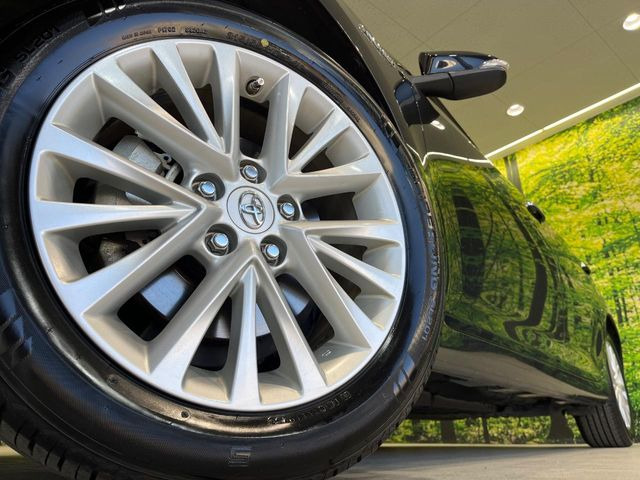 �y����17�C���`�A���~�z�C�[���z�O�ςɃ}�b�`���������A���~�z�C�[���𑕒����Ă���܂��B�e��ЊO�A���~�z�C�[����A�X�^�b�h���X�^�C�����戵�����Ă���܂��B���񂲑��k����������