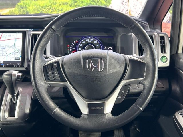 �y�����v�����X�e�A�����O�z�㎿�Ȋv���g�p���邱�ƂŁA��ɂ����������݂ƂĂ��^�]���₷���n���h���ł���