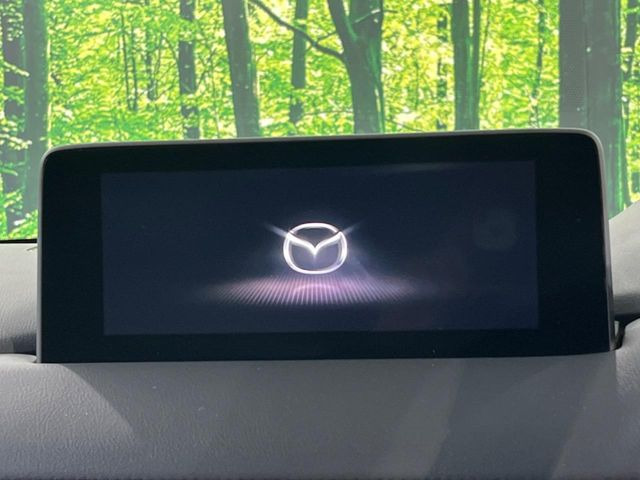 �y�}�c�_�R�l�N�g�z�ԓ��̕��͋C�Ƀ}�b�`������̌^�^�C�v�̃f�B�X�v���C�B�e����q�ݒ��Bluetooth�Đ����A�l�X�ȋ@�\���y���߂܂��B��pSD�J�[�h�̂��w���ŁA�i�r�@�\���g�p�o���܂��B