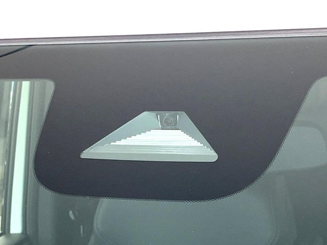 �y�z���_�Z���V���O�z���s���ɑO���̎ԗ�����F�����A�Փ˂������Ȏ��͌x��ƃu���[�L�ŏՓˉ���Ɣ�Q�y�����A�V�X�g�B�����S�Ƀh���C�u�����y���݂��������܂��B