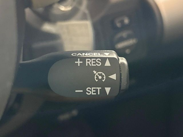 �y�N���[�Y�R���g���[���z�������H�����N���N���s�B�A�N�Z���𗣂��Ă���葬�x�ő��s���ł��A�������^�]���̕��S���y��!�����E�������ȒP�ȃX�C�b�`����Œ����ł��܂��B