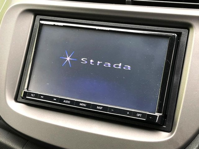 �y�i�r�Q�[�V�����z�g���₷���i�r�ŖړI�n�܂ł�������ē����Ă���܂��B�e��I�[�f�B�I�Đ��@�\���[�����Ă���A���Ԃ̉^�]������Ɋy�����Ȃ�܂�!!