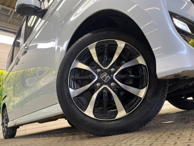 �y����14�C���`�A���~�z�C�[���z�O�ςɃ}�b�`���������A���~�z�C�[���𑕒����Ă���܂��B�e��ЊO�A���~�z�C�[����A�X�^�b�h���X�^�C�����戵�����Ă���܂��B���񂲑��k����������