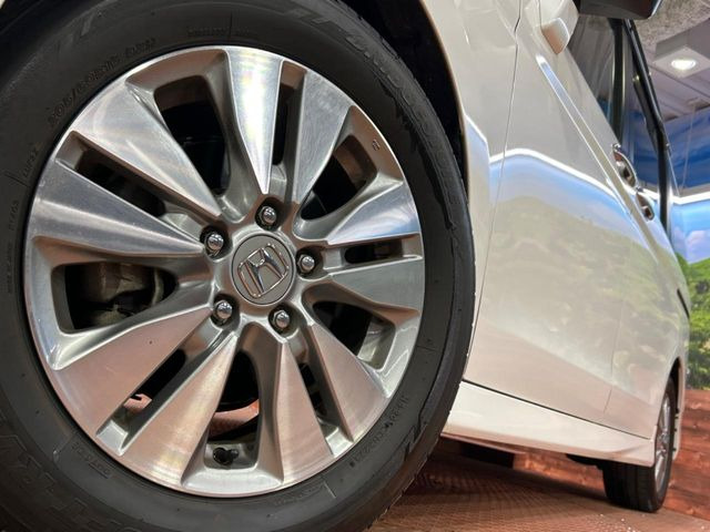 �y����16�C���`�A���~�z�C�[���z�O�ςɃ}�b�`���������A���~�z�C�[���𑕒����Ă���܂��B�e��ЊO�A���~�z�C�[����A�X�^�b�h���X�^�C�����戵�����Ă���܂��B���񂲑��k����������