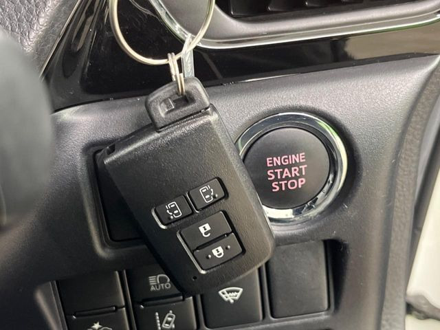 �y�X�}�[�g�L�[�z�J�o����|�P�b�g�ɓ��ꂽ�܂܂ł��h�A�̎{���E�������\�ȃX�}�[�g�L�[�𑕔��B�G���W���̃I���E�I�t�����J�M�����o���K�v����������Ƃ��Ă��֗��ł���