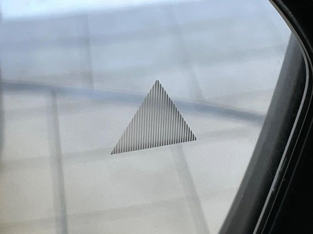 �y������p���m�z���s���A�h�A�~���[�̎��p�ɂȂ�₷���ӏ��Ɍ㑱�Ԃ��ڋ߂���ƃT�C�h�~���[�t�߂Ɍx����\���A�h���C�o�[�ɒ��ӊ��N�����Ă���܂��B