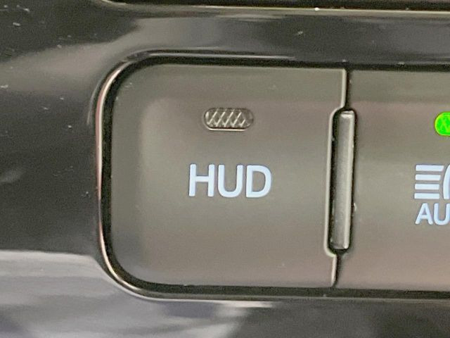 �y�J���[�w�b�h�A�b�v�f�B�X�v���C�z���݂̑��x�⑖�s�����f�W�^���\���ŉ^�]�ȑO���̃K���X�ɓ��e!�J���[�t���Ŏ��F���������A�^�]���ڐ������炳���K�v�ȏ����m�F�ł���̂łƂ��Ă��֗��ň��S!