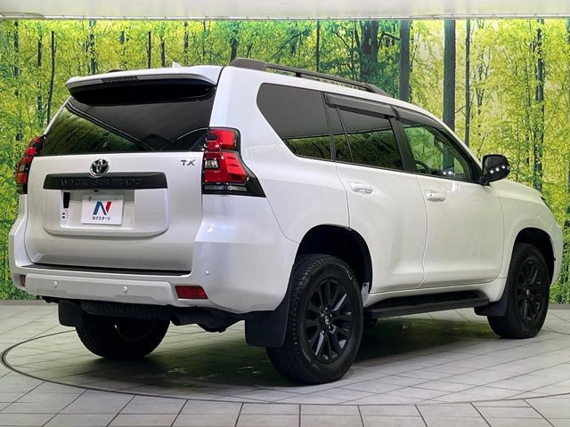 ☆全国のネクステージからお取り寄せが可能※!遠方の店舗に展示してあるクルマが気になる場合も、最寄りの店舗でご覧いただくことが可能です!是非私たちに要望をお聞かせください!※別途費用