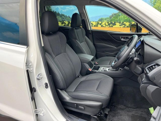 �y�n�[�t���U�[�V�[�g�z�������ƍ���S�n�𗼗������l�C�̃V�[�g���w�ʁE���ʂ̃t�@�u���b�N�f�ނ́A�ʋC���̗ǂ��⊊��ɂ����ɗD��Ă��܂��B�C���╞���ɍ��E���ꂸ���K�ɂ���肢�������܂��B