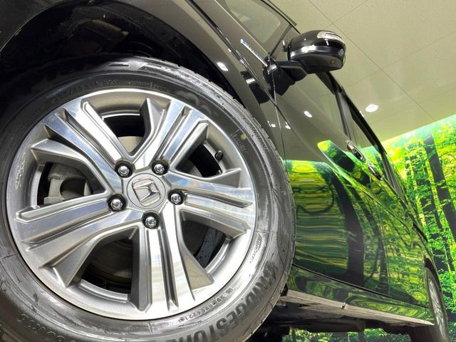 �y����16�C���`�A���~�z�C�[���z�O�ςɃ}�b�`���������A���~�z�C�[���𑕒����Ă���܂��B�e��ЊO�A���~�z�C�[����A�X�^�b�h���X�^�C�����戵�����Ă���܂��B���񂲑��k����������