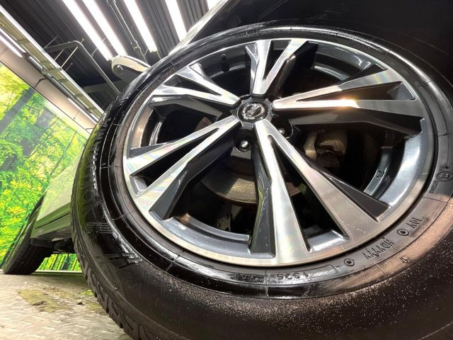 �y����18�C���`�A���~�z�C�[���z�O�ςɃ}�b�`���������A���~�z�C�[���𑕒����Ă���܂��B�e��ЊO�A���~�z�C�[����A�X�^�b�h���X�^�C�����戵�����Ă���܂��B���񂲑��k����������