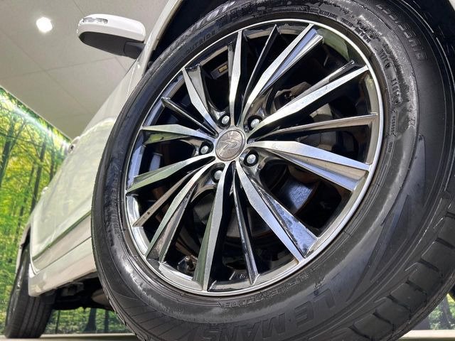 �y����18�C���`�A���~�z�C�[���z�O�ςɃ}�b�`���������A���~�z�C�[���𑕒����Ă���܂��B�e��ЊO�A���~�z�C�[����A�X�^�b�h���X�^�C�����戵�����Ă���܂��B���񂲑��k����������