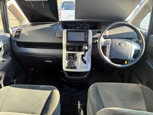 ヴォクシー2.0 X Lエディション 4WD