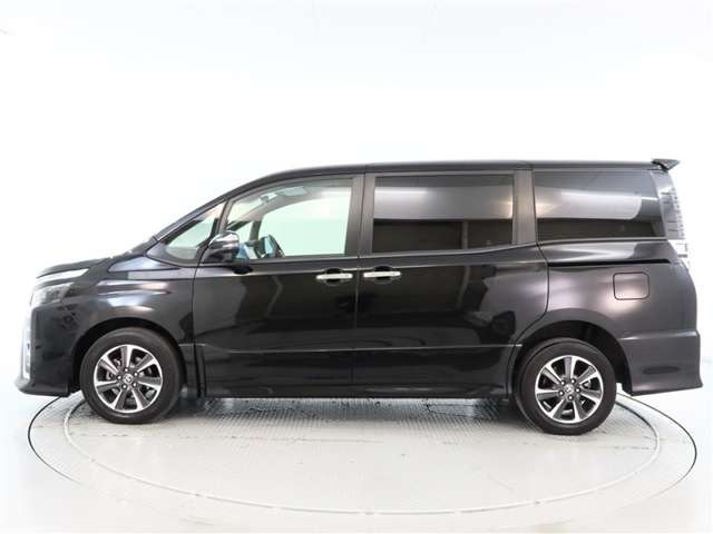 ヴォクシー2.0 ZS 煌III 4WD