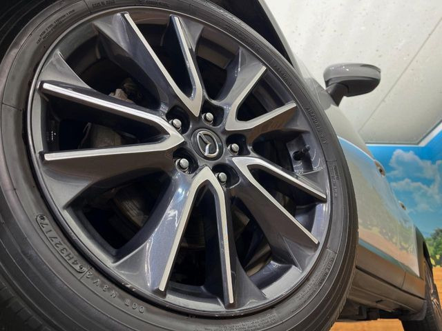 �y����18�C���`�A���~�z�C�[���z�O�ςɃ}�b�`���������A���~�z�C�[���𑕒����Ă���܂��B�e��ЊO�A���~�z�C�[����A�X�^�b�h���X�^�C�����戵�����Ă���܂��B���񂲑��k����������