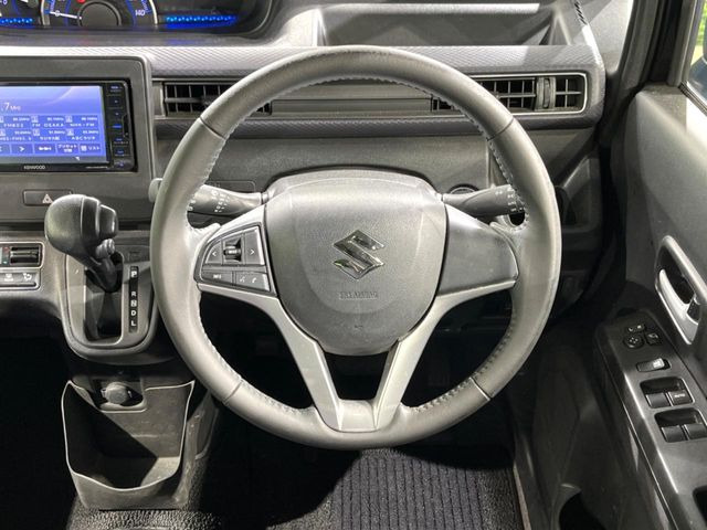 �y�����v�����X�e�A�����O�z�㎿�Ȋv���g�p���邱�ƂŁA��ɂ����������݂ƂĂ��^�]���₷���n���h���ł���