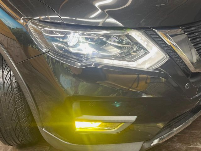 �yLED�w�b�h���C�g�z���V����ԑ��s�����ǍD�Ȏ��E���m�ۂ����S���ĉ^�]�ł��鍂�P�xLED�w�b�h���C�g�𑕔�!�_�����x�������A����d�͂��}�����Ă��܂��B