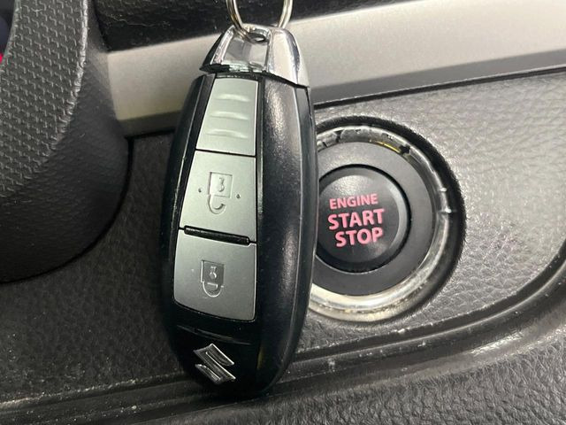 �y�X�}�[�g�L�[�z�J�o����|�P�b�g�ɓ��ꂽ�܂܂ł��h�A�̎{���E�������\�ȃX�}�[�g�L�[�𑕔��B�G���W���̃I���E�I�t�����J�M�����o���K�v����������Ƃ��Ă��֗��ł���