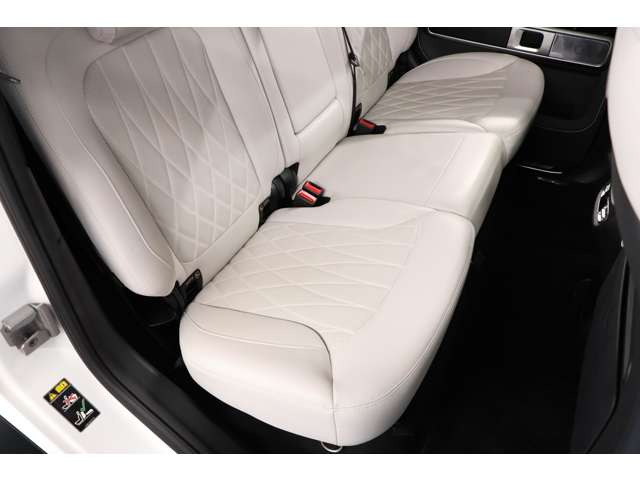 ���A�V�[�g���������Ƃ������ʂƏ\���ȑ����X�y�[�X�ŉ��K�ɂ��߂������������܂��B�㎿�ȑf�ފ��ƍL�X�Ƃ�����Ԃɂ��A��Ȃ̓���҂��ґ�Ȏ��Ԃ����y���݂���������d�l�ł������܂��B