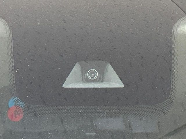 �y�O�He-Assist�z���s���ɑO���̎ԗ�����F�����A�Փ˂������Ȏ��͌x��ƃu���[�L�ŏՓˉ���Ɣ�Q�y�����A�V�X�g�B�����S�Ƀh���C�u�����y���݂��������܂��B