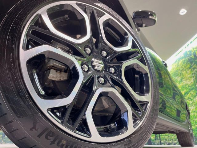 �y����17�C���`�A���~�z�C�[���z�O�ςɃ}�b�`���������A���~�z�C�[���𑕒����Ă���܂��B�e��ЊO�A���~�z�C�[����A�X�^�b�h���X�^�C�����戵�����Ă���܂��B���񂲑��k����������