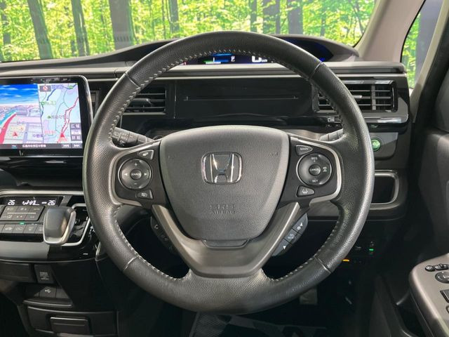 �y�����v�����X�e�A�����O�z�㎿�Ȋv���g�p���邱�ƂŁA��ɂ����������݂ƂĂ��^�]���₷���n���h���ł���