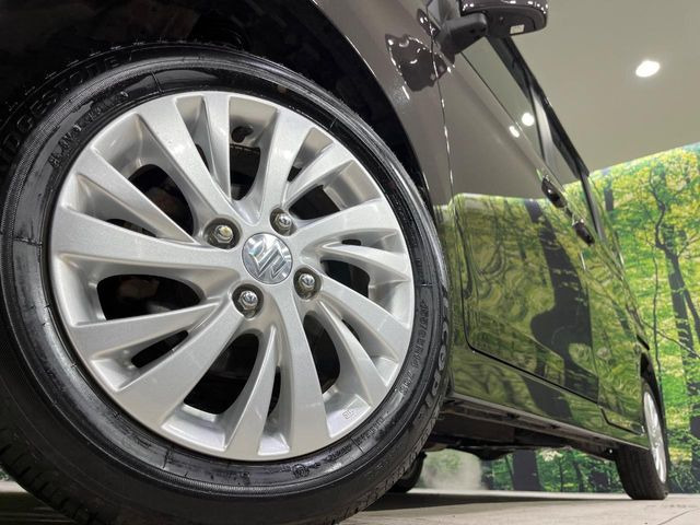 �y����14�C���`�A���~�z�C�[���z�O�ςɃ}�b�`���������A���~�z�C�[���𑕒����Ă���܂��B�e��ЊO�A���~�z�C�[����A�X�^�b�h���X�^�C�����戵�����Ă���܂��B���񂲑��k����������