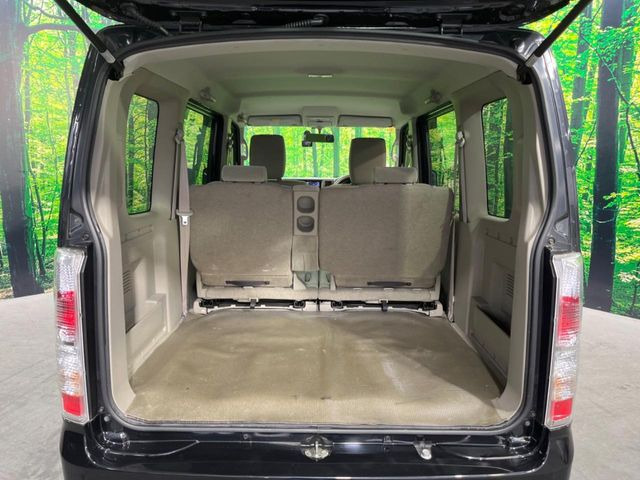 ���i�̂���������ʋ΁A���}���ɏ\���ȉ׎��X�y�[�X���m�ۂ��Ă���܂��B�Z�J���h�V�[�g��|���ƁA�傫�ȉו��̐ύڂ��\�ł���