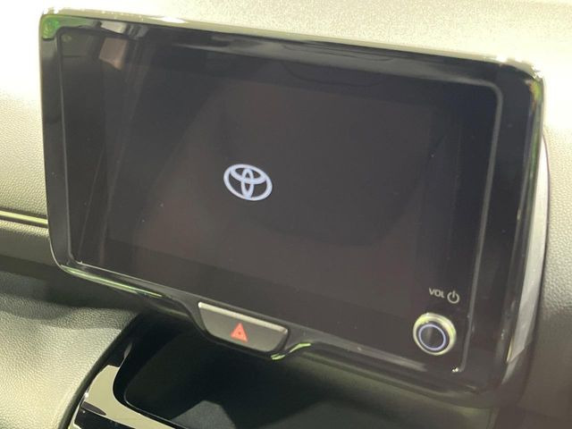 �y8�C���` �f�B�X�v���C�I�[�f�B�I�z���ʂ̃f�B�X�v���C��AppleCarPlay��AndroidAuto�����p�\�B�傫�ȉ�ʂŃX�}�z�i�r�A�v���������p���������܂���