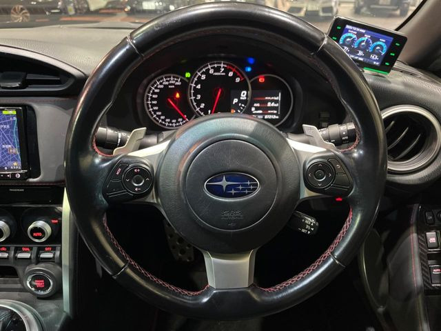 �y�����v�����X�e�A�����O�z�㎿�Ȋv���g�p���邱�ƂŁA��ɂ����������݂ƂĂ��^�]���₷���n���h���ł���