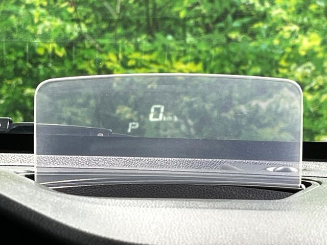 �y�w�b�h�A�b�v�f�B�X�v���C�z���݂̑��x�⑖�s�����f�W�^���\���ŉ^�]�ȑO���̃K���X�ɓ��e!�^�]���A�ڐ������炳���K�v�ȏ����m�F�ł���̂łƂ��Ă��֗��ň��S!